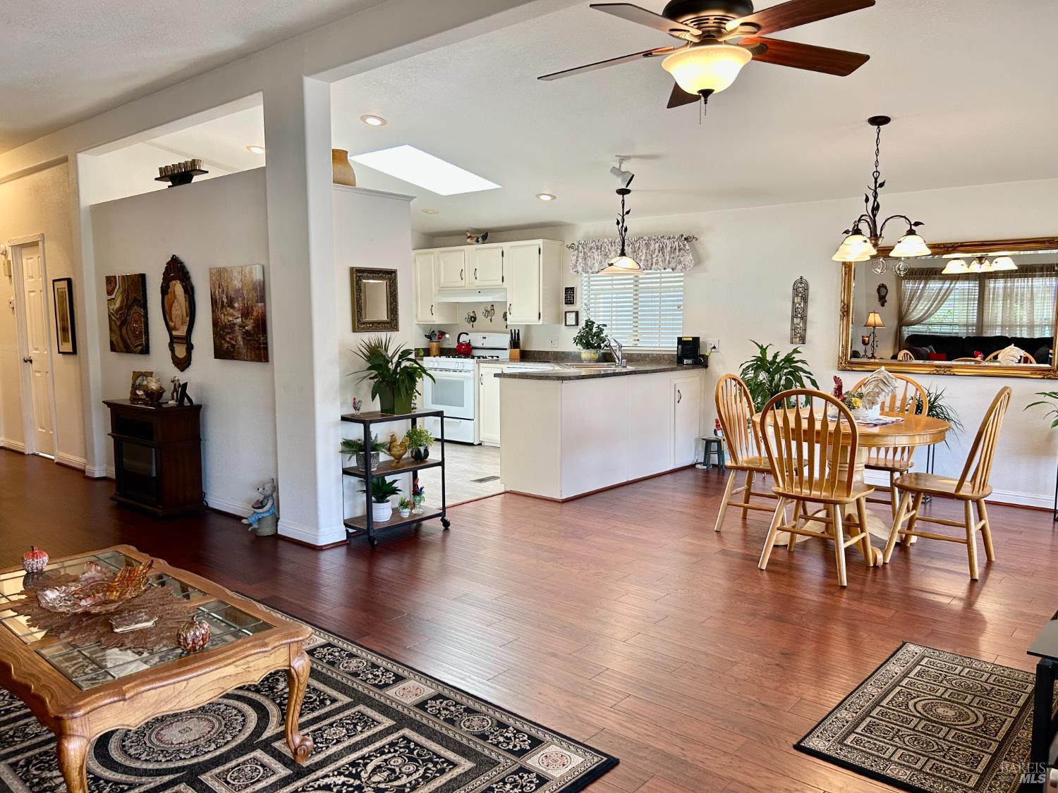 232 Daisy Dr