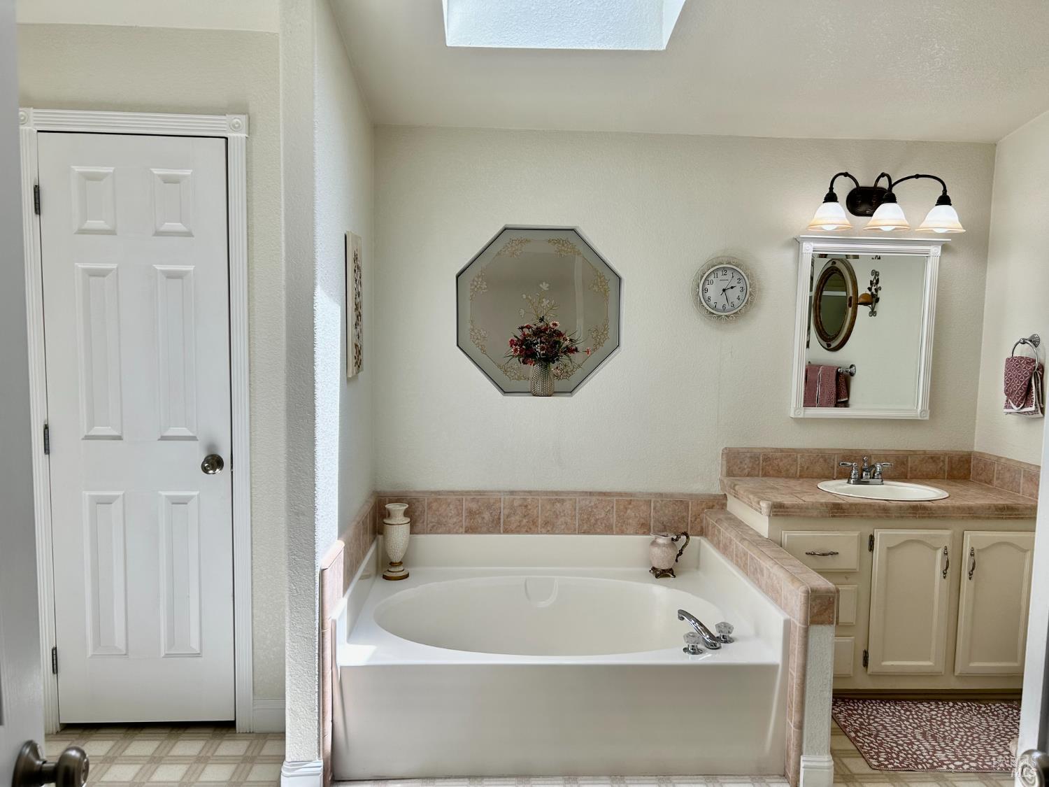 232 Daisy Dr