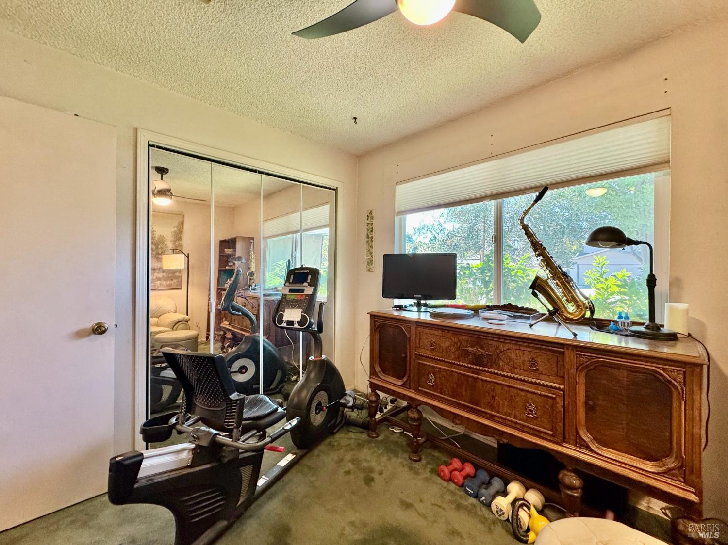 2570 Vine Hill Dr