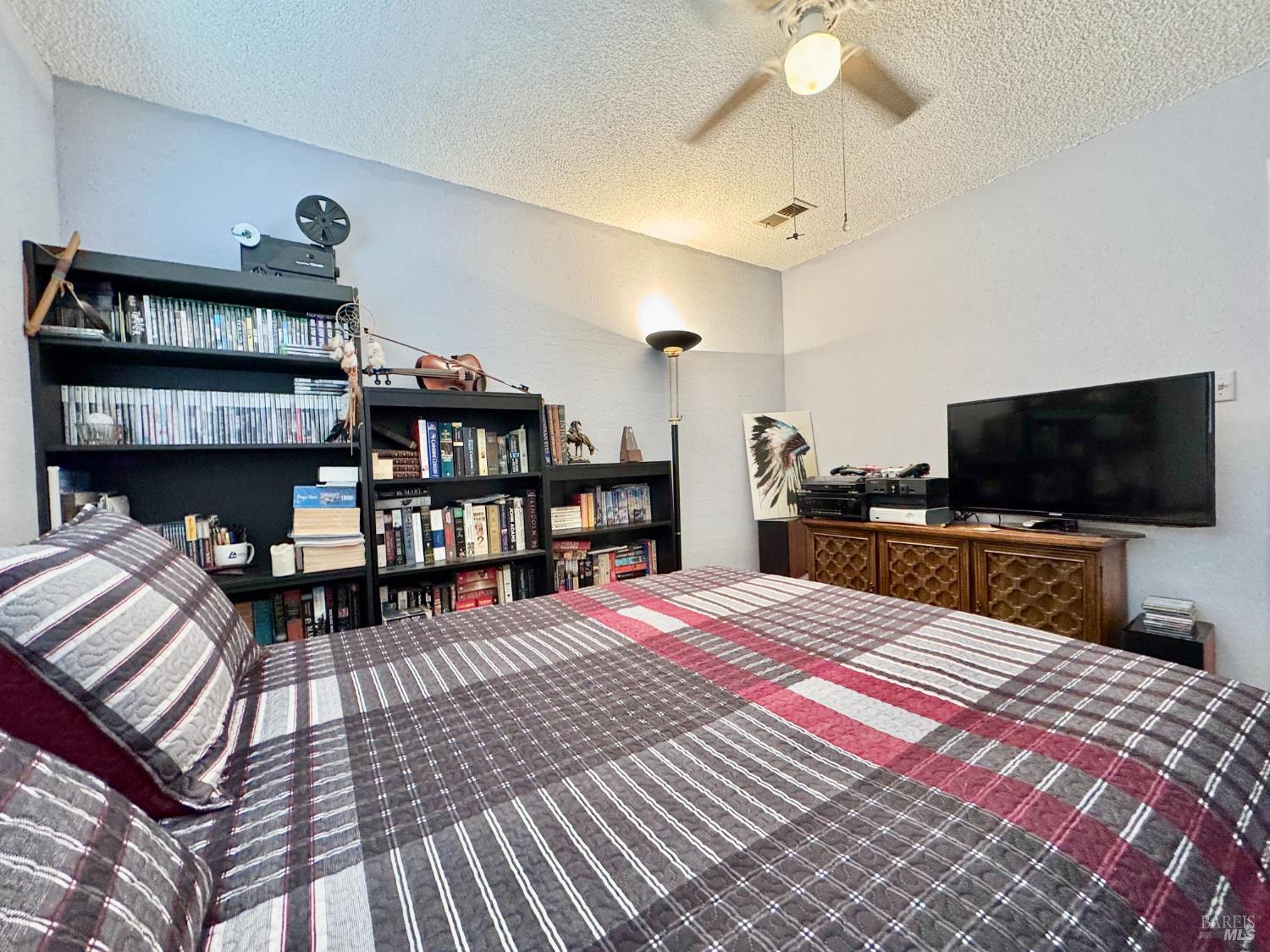 2570 Vine Hill Dr