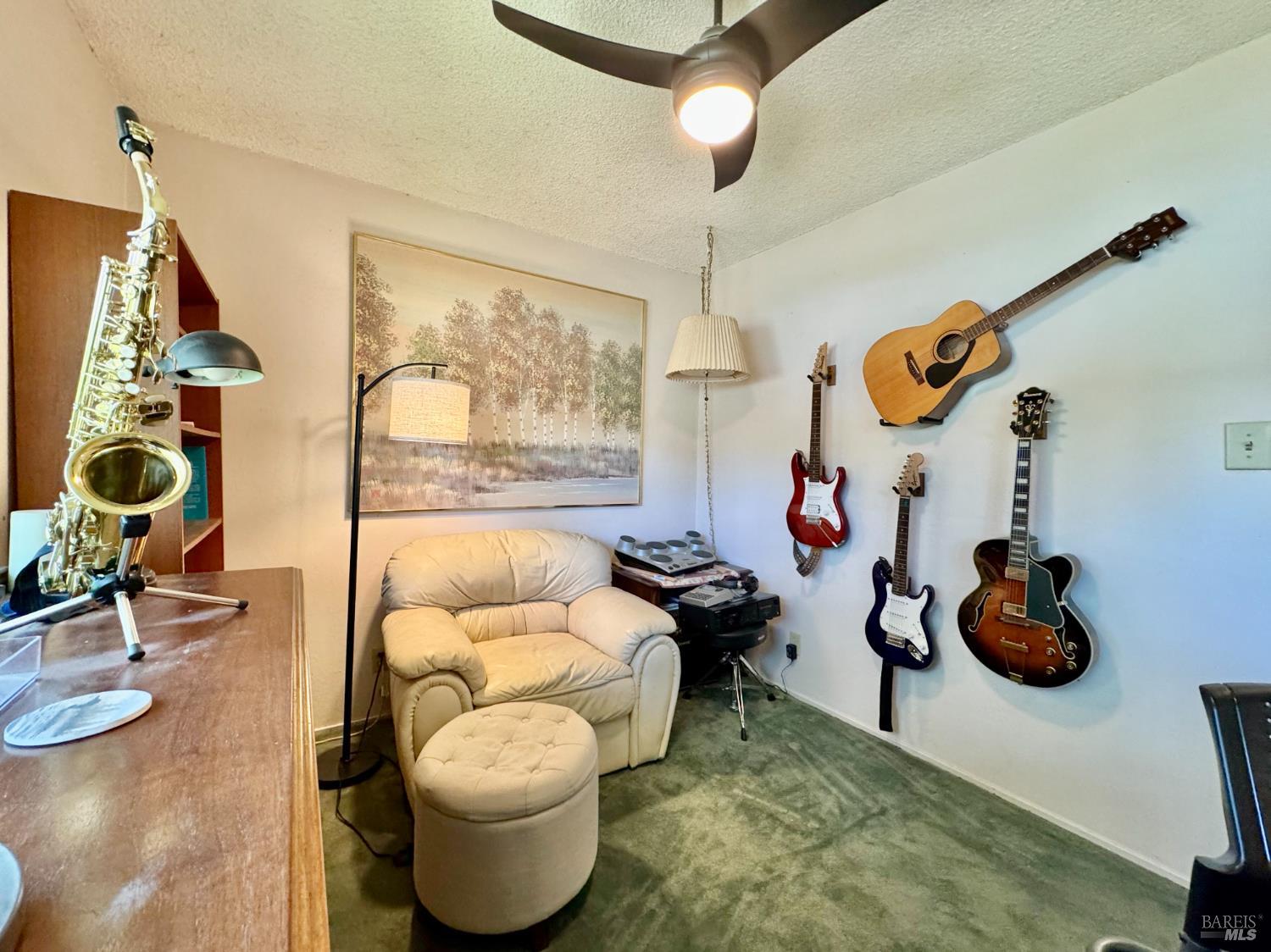 2570 Vine Hill Dr