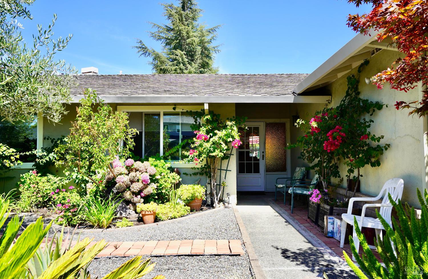2570 Vine Hill Dr