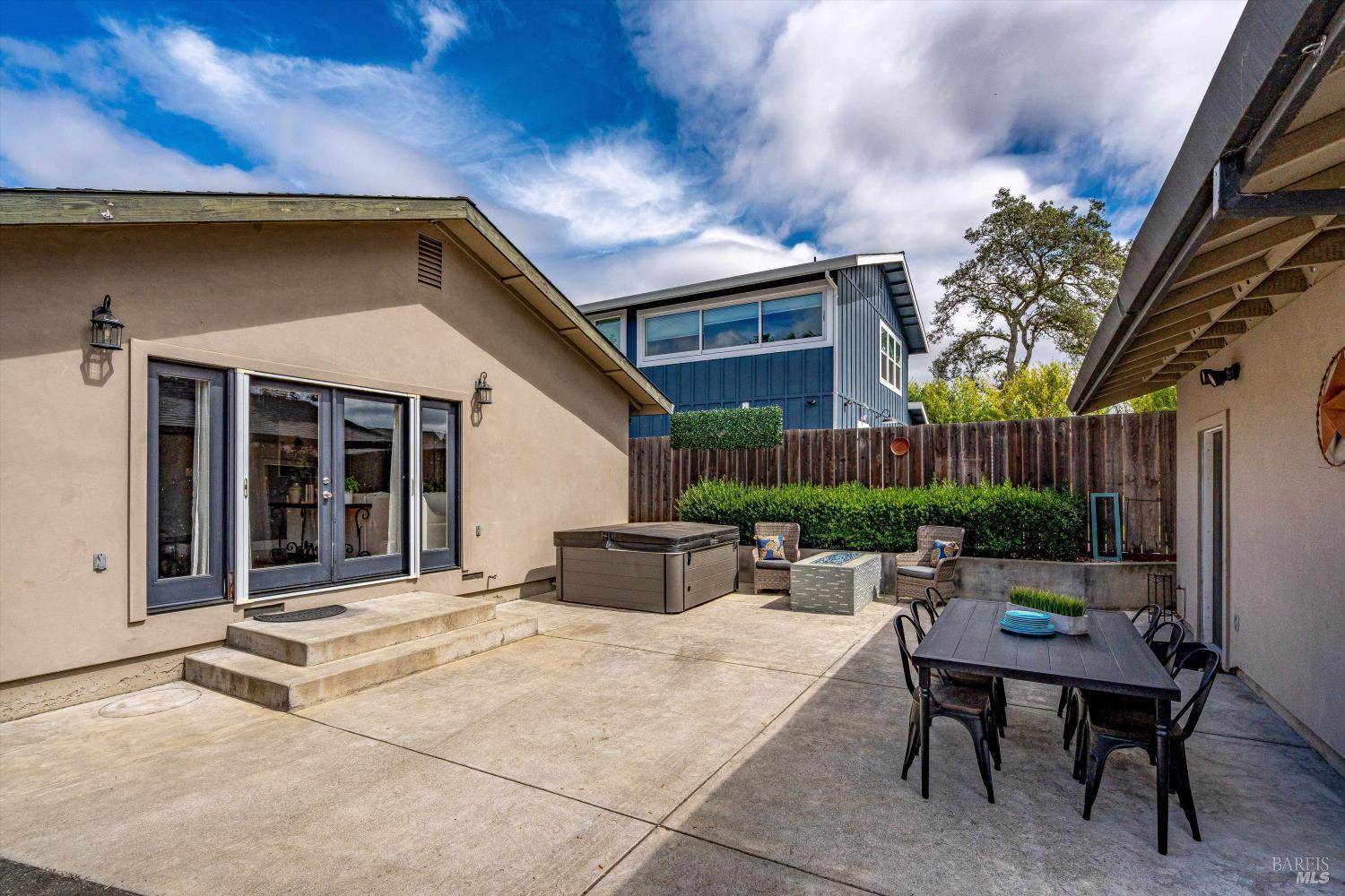 15 Julian Ave