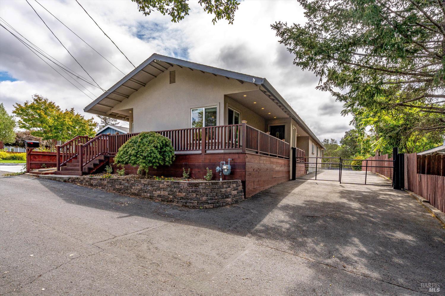 15 Julian Ave