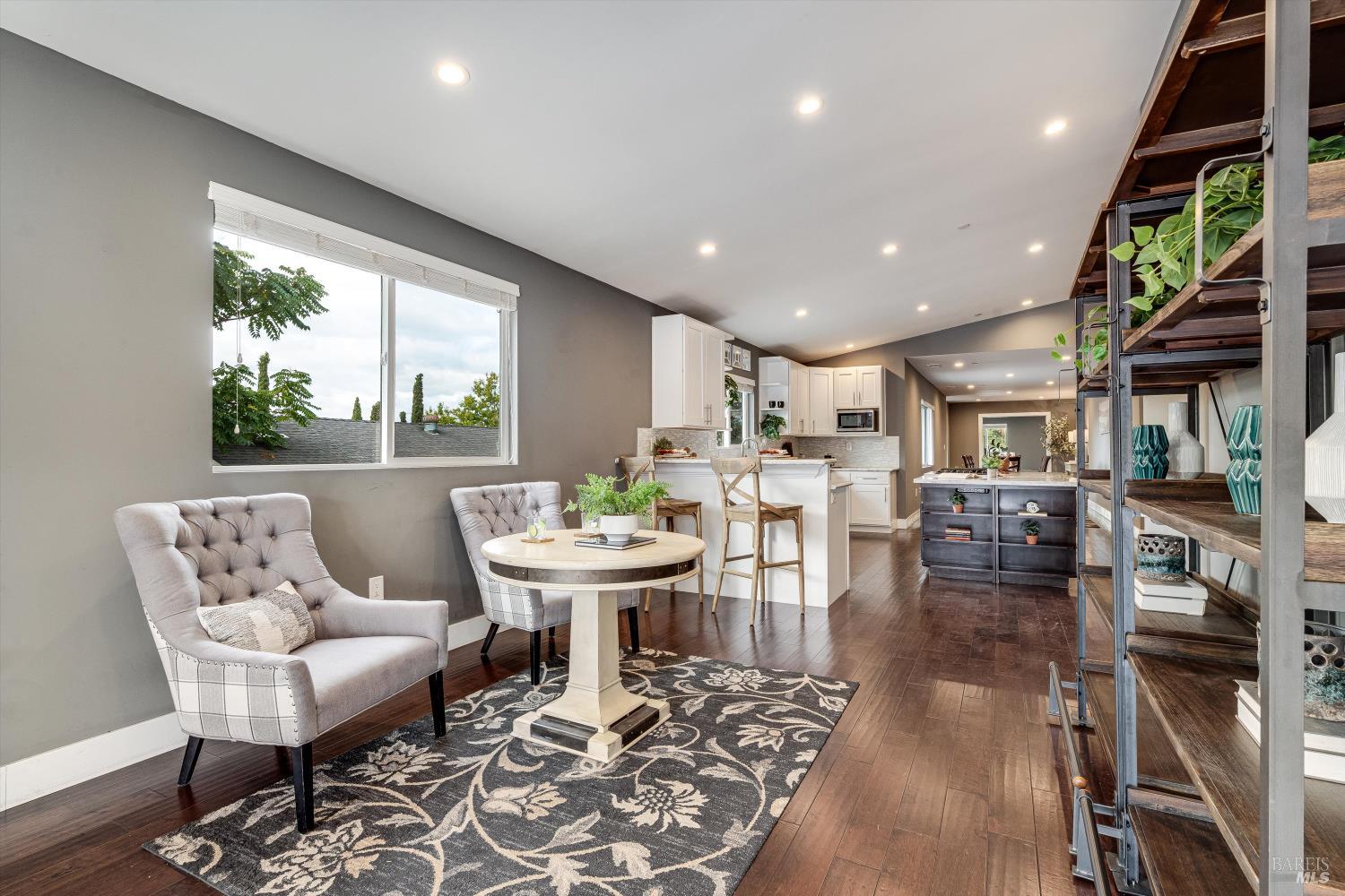 15 Julian Ave