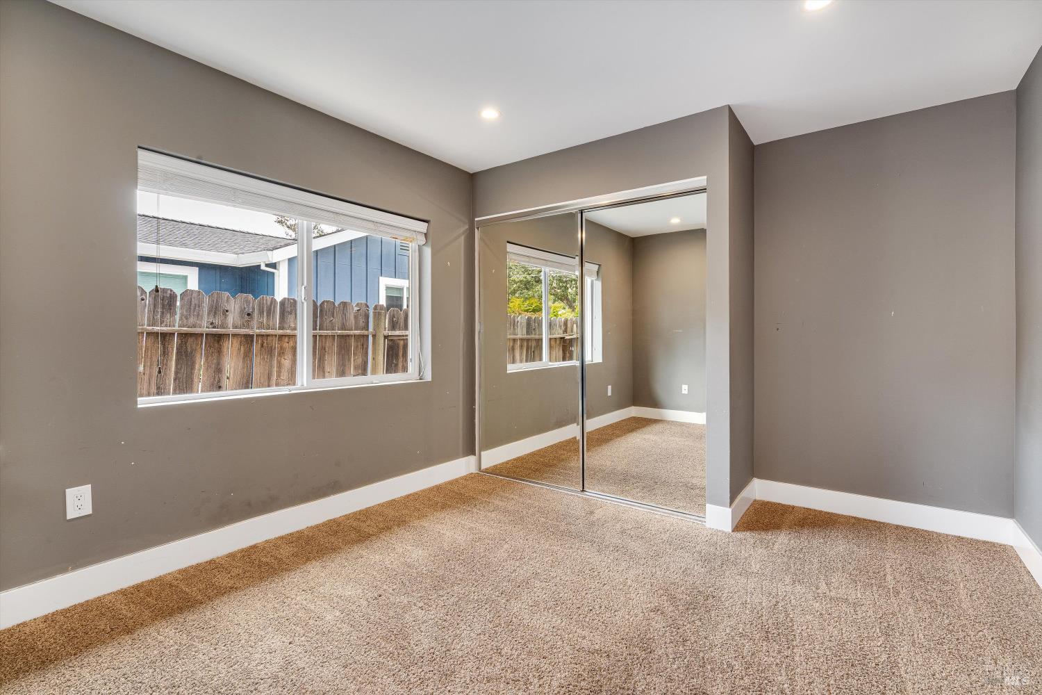 15 Julian Ave