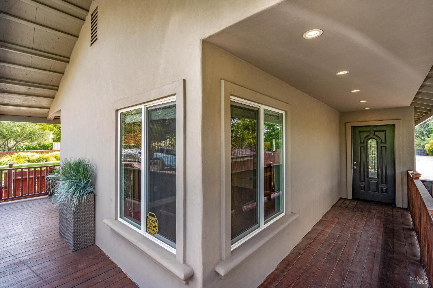 15 Julian Ave