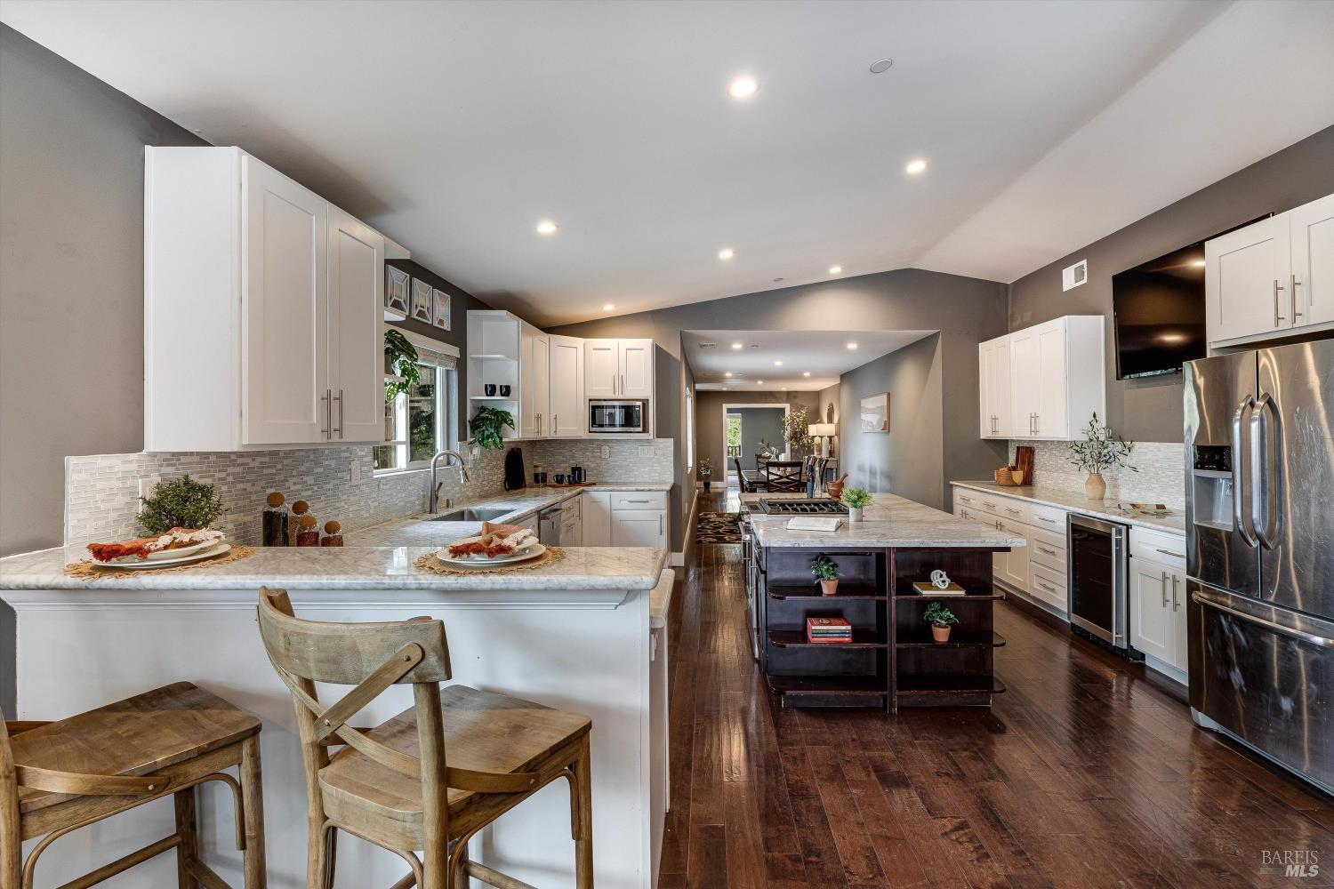 15 Julian Ave