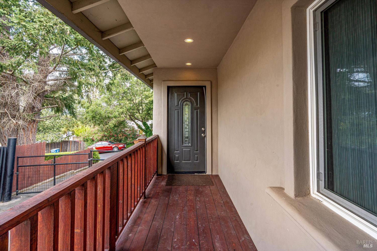 15 Julian Ave