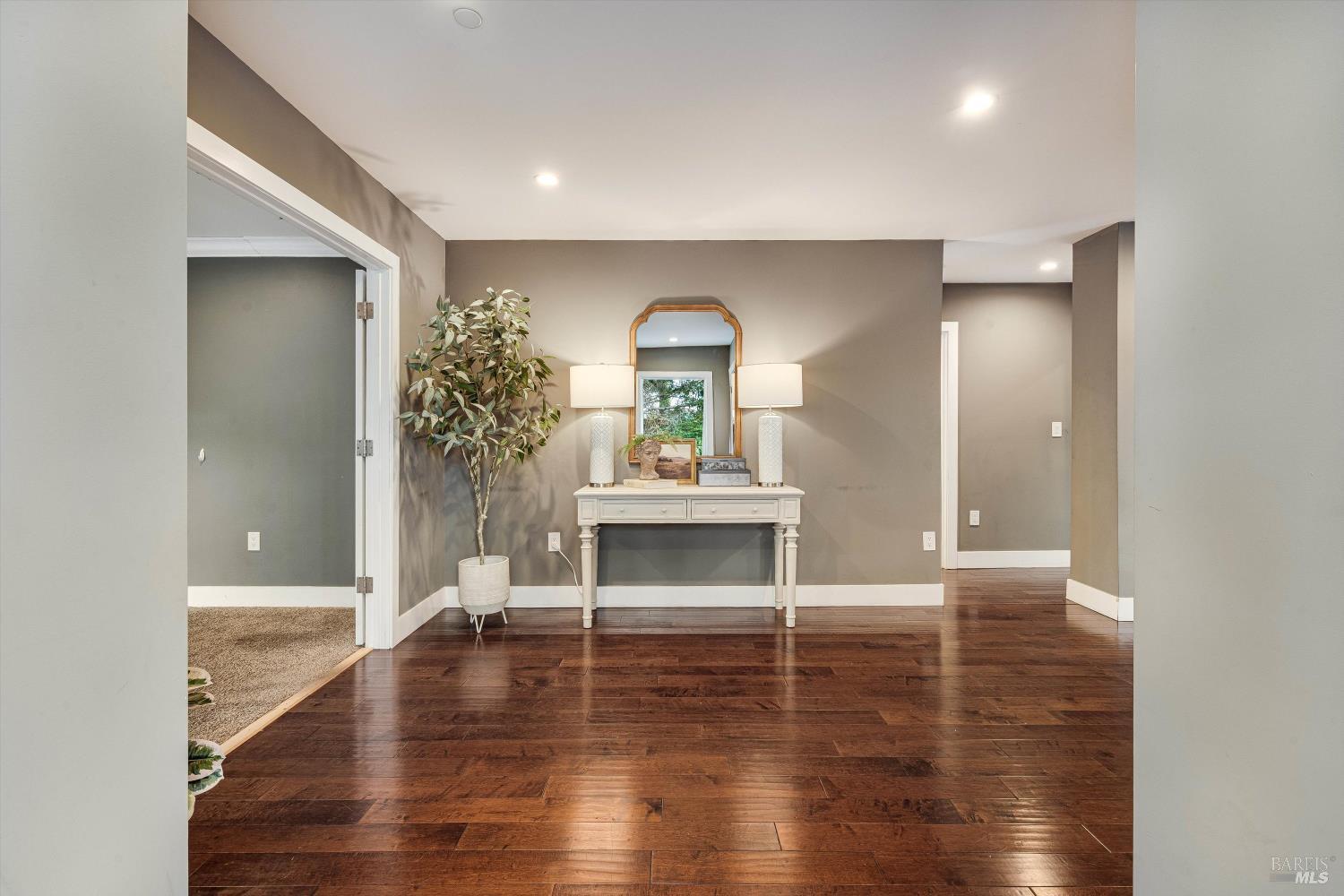 15 Julian Ave