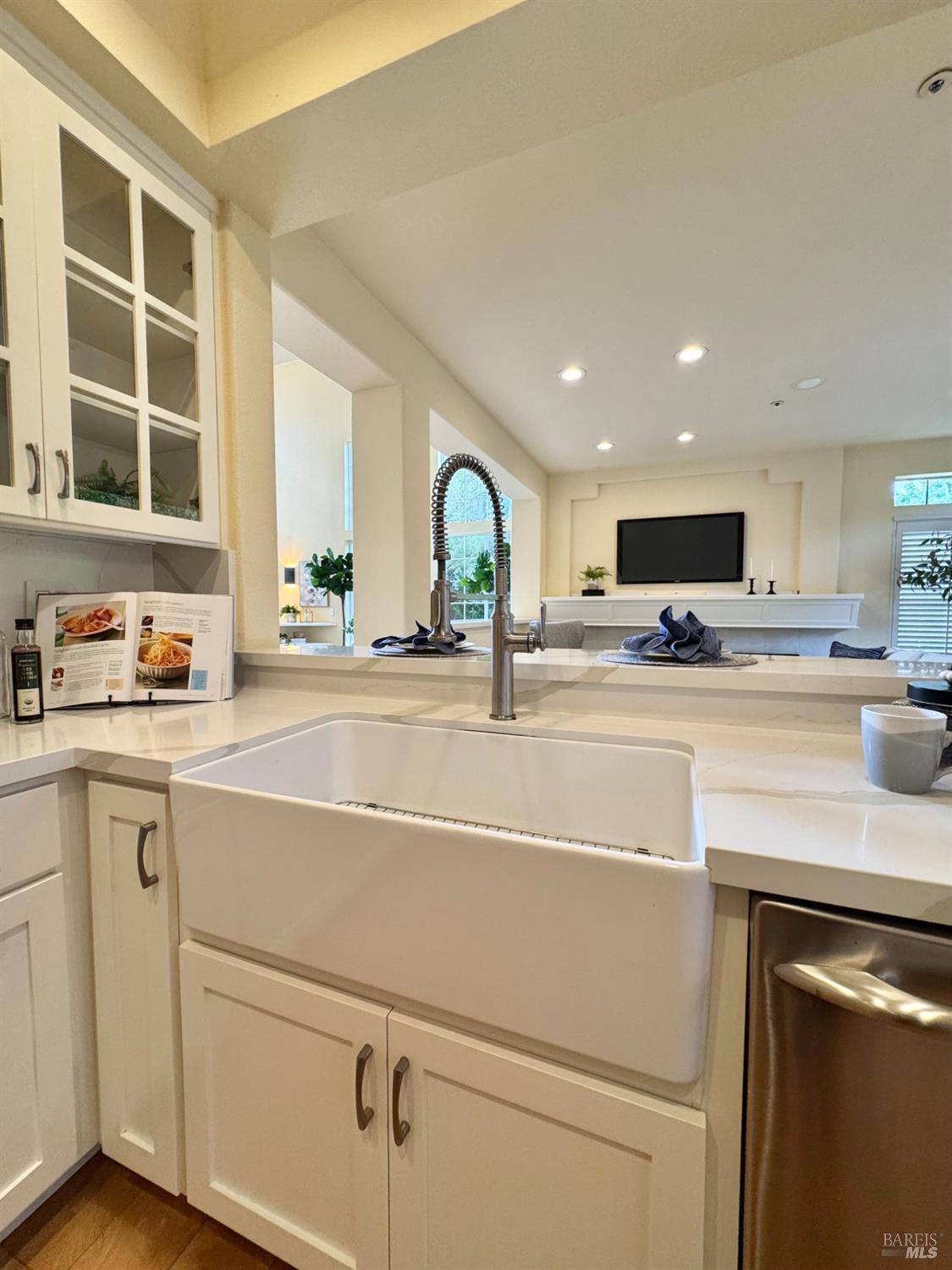 33 Cove Ct