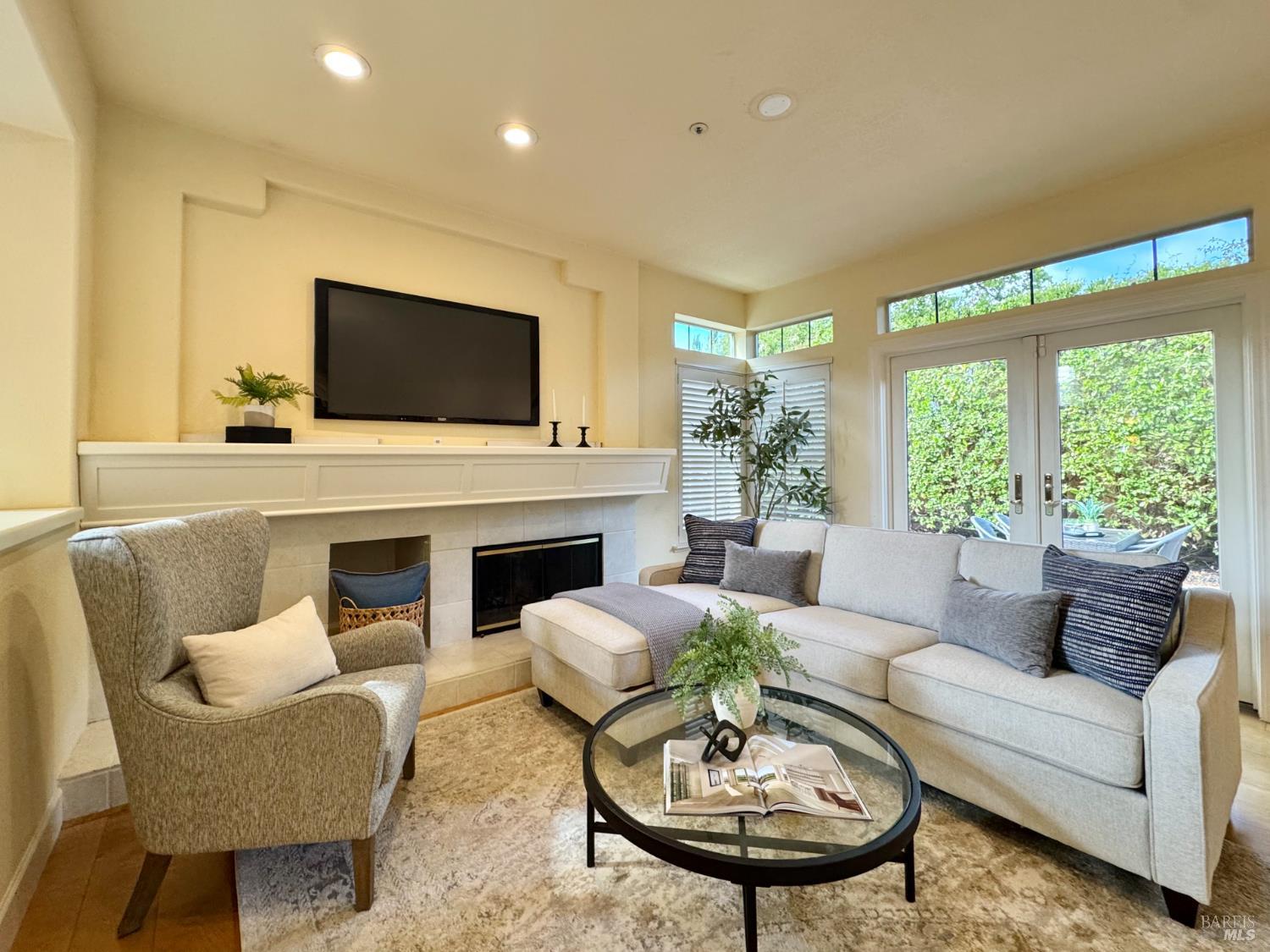 33 Cove Ct