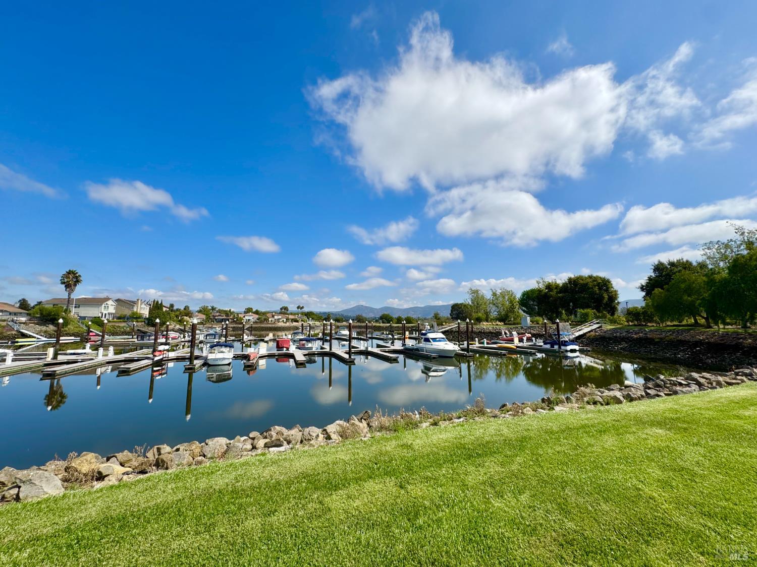 33 Cove Ct