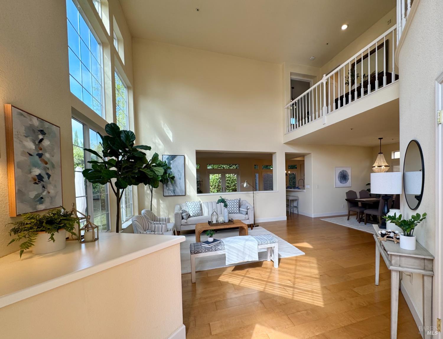 33 Cove Ct