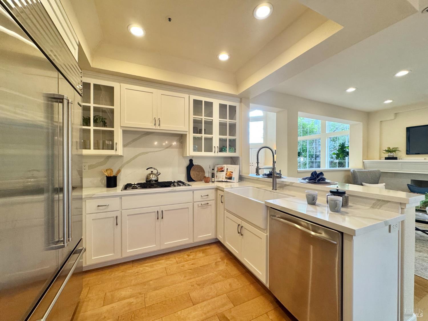 33 Cove Ct