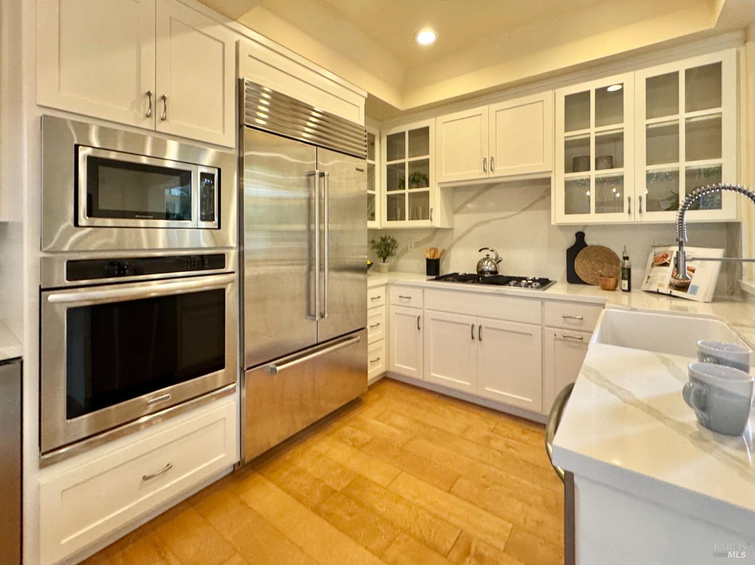 33 Cove Ct