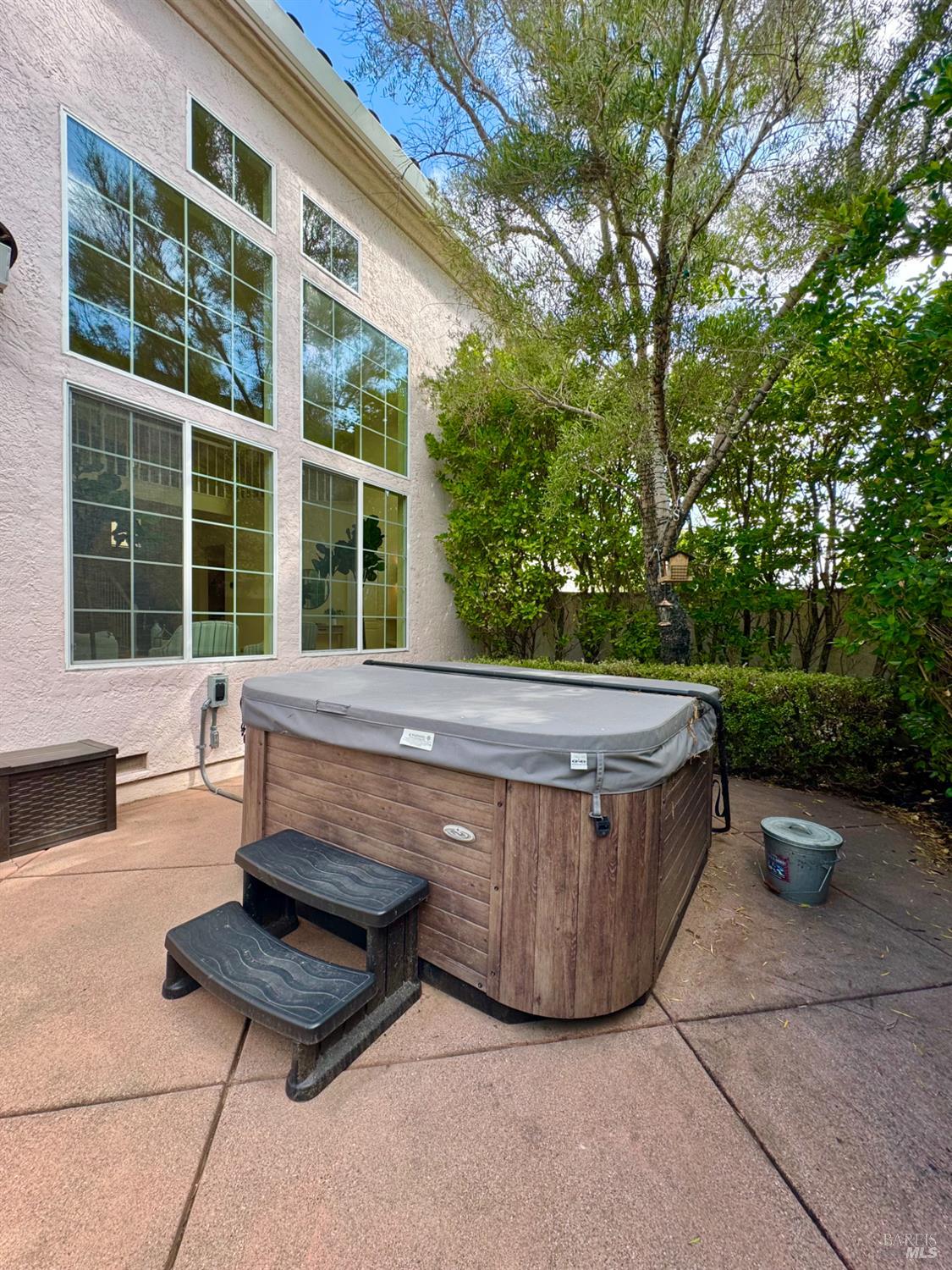 33 Cove Ct