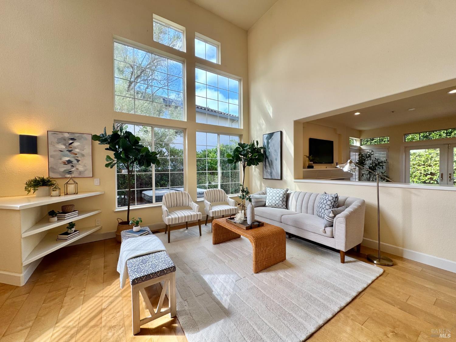 33 Cove Ct