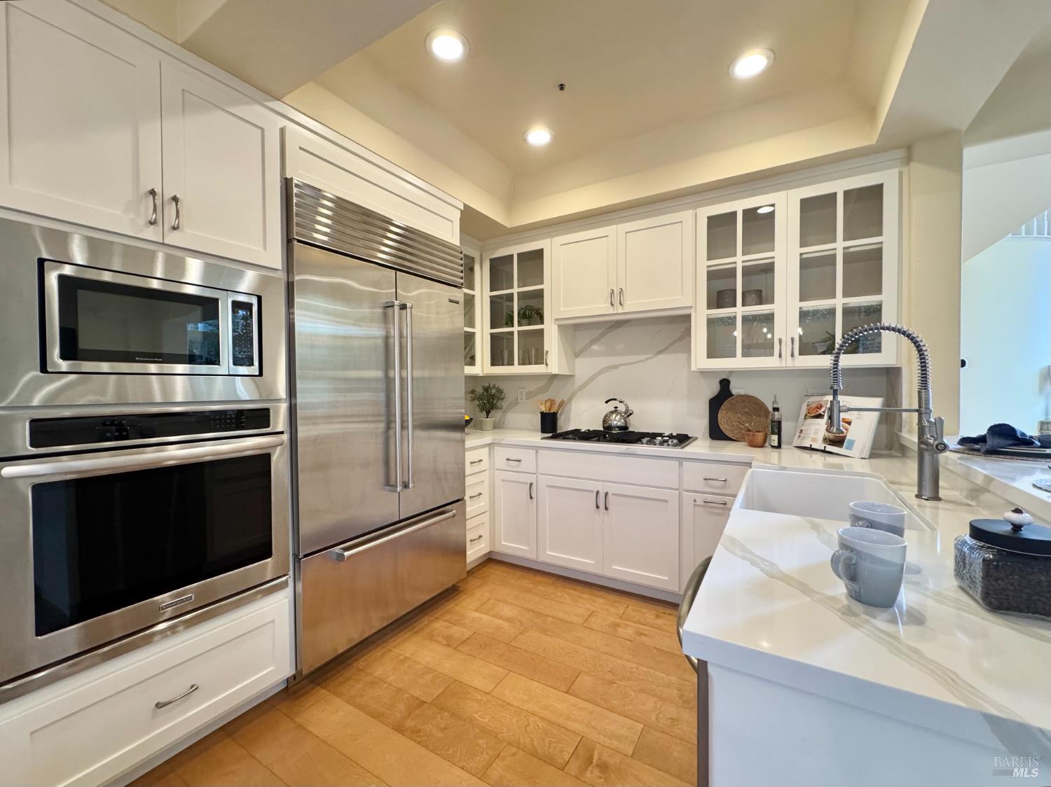 33 Cove Ct