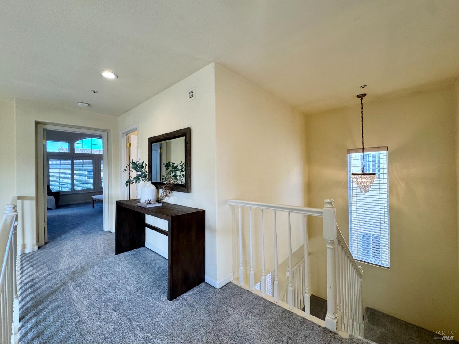 33 Cove Ct