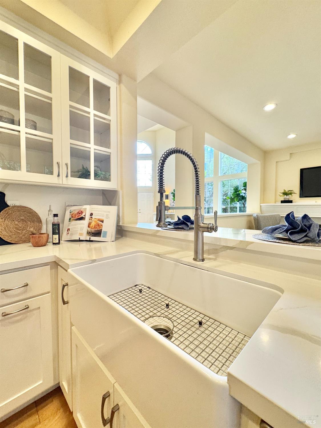 33 Cove Ct