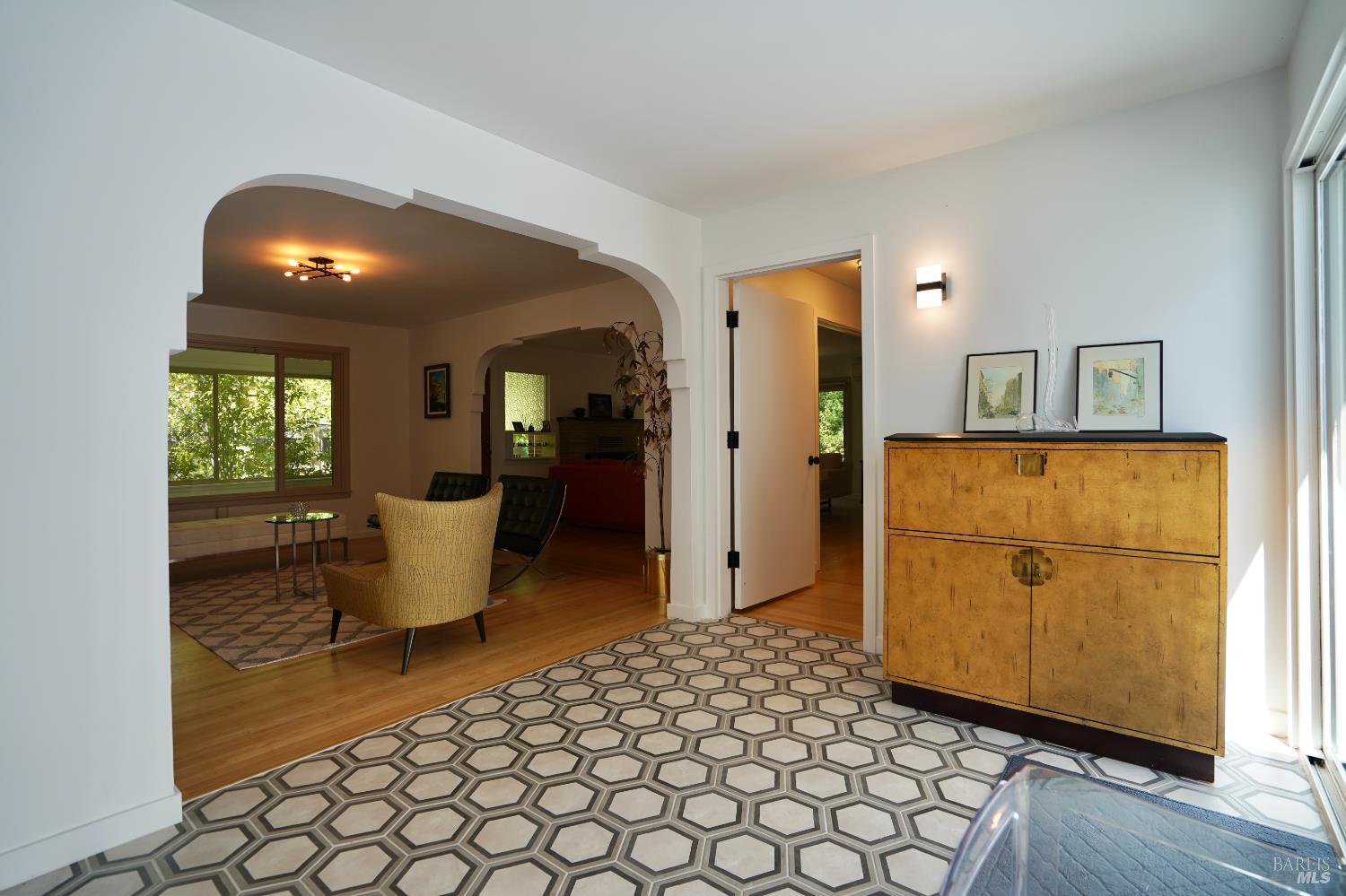 109 Glass Mountain Ln