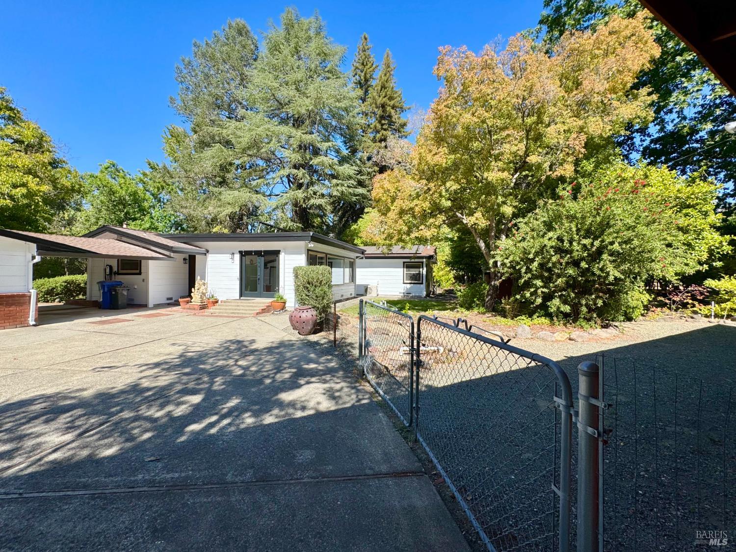 109 Glass Mountain Ln