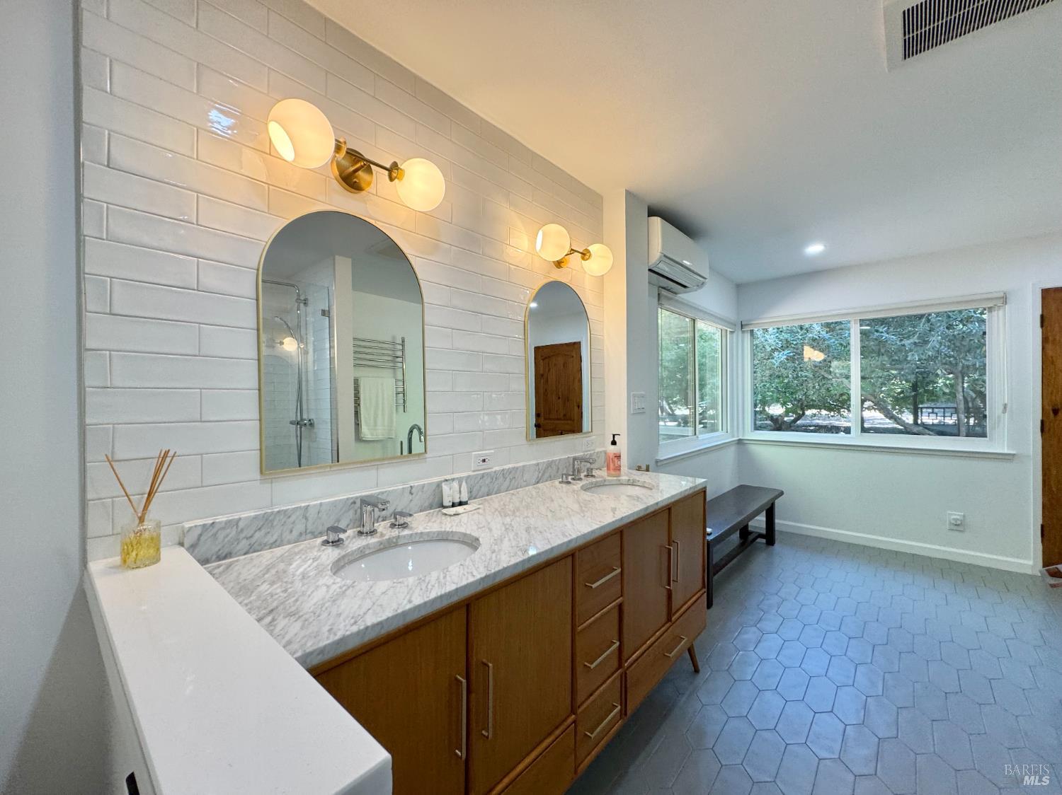 109 Glass Mountain Ln