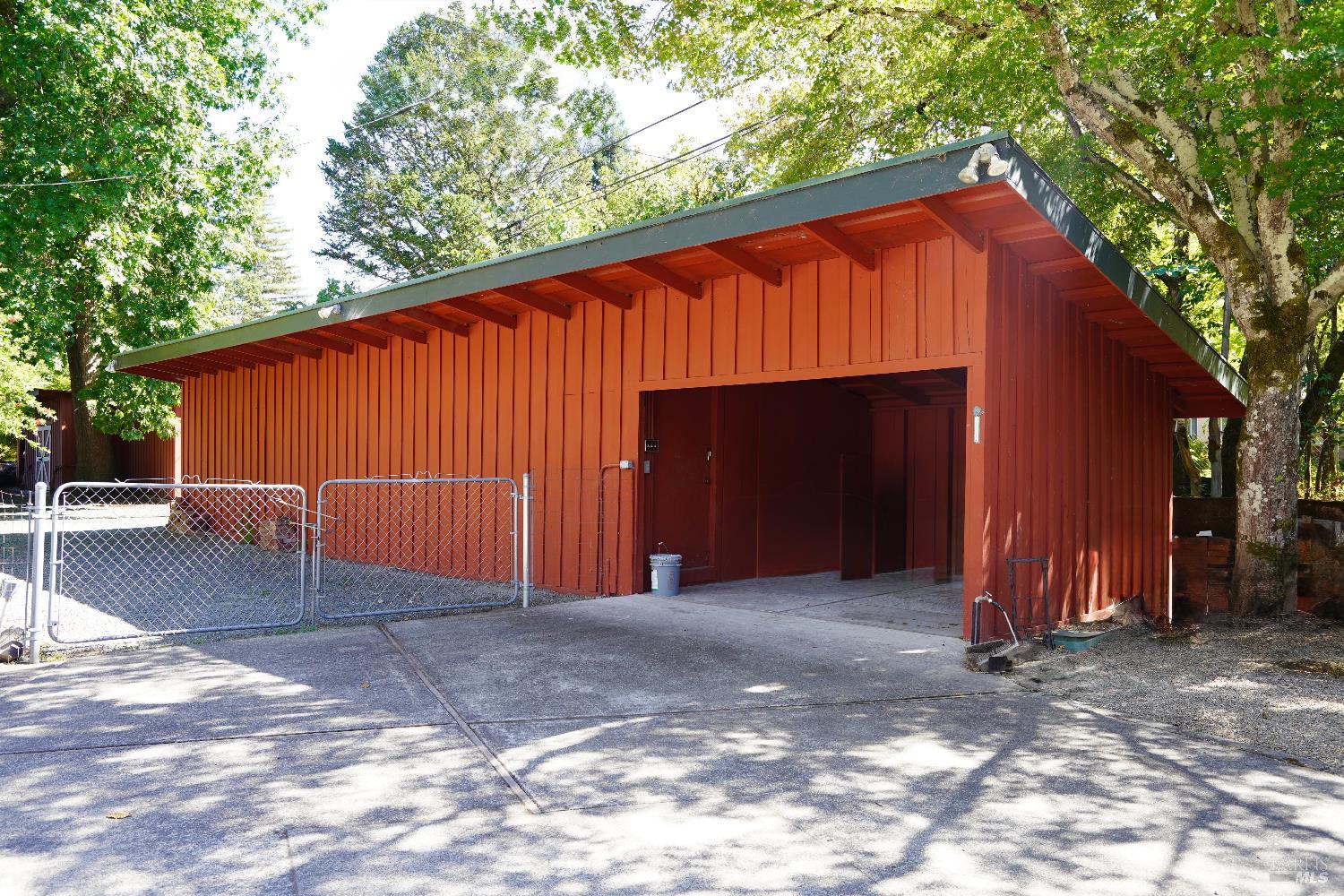 109 Glass Mountain Ln