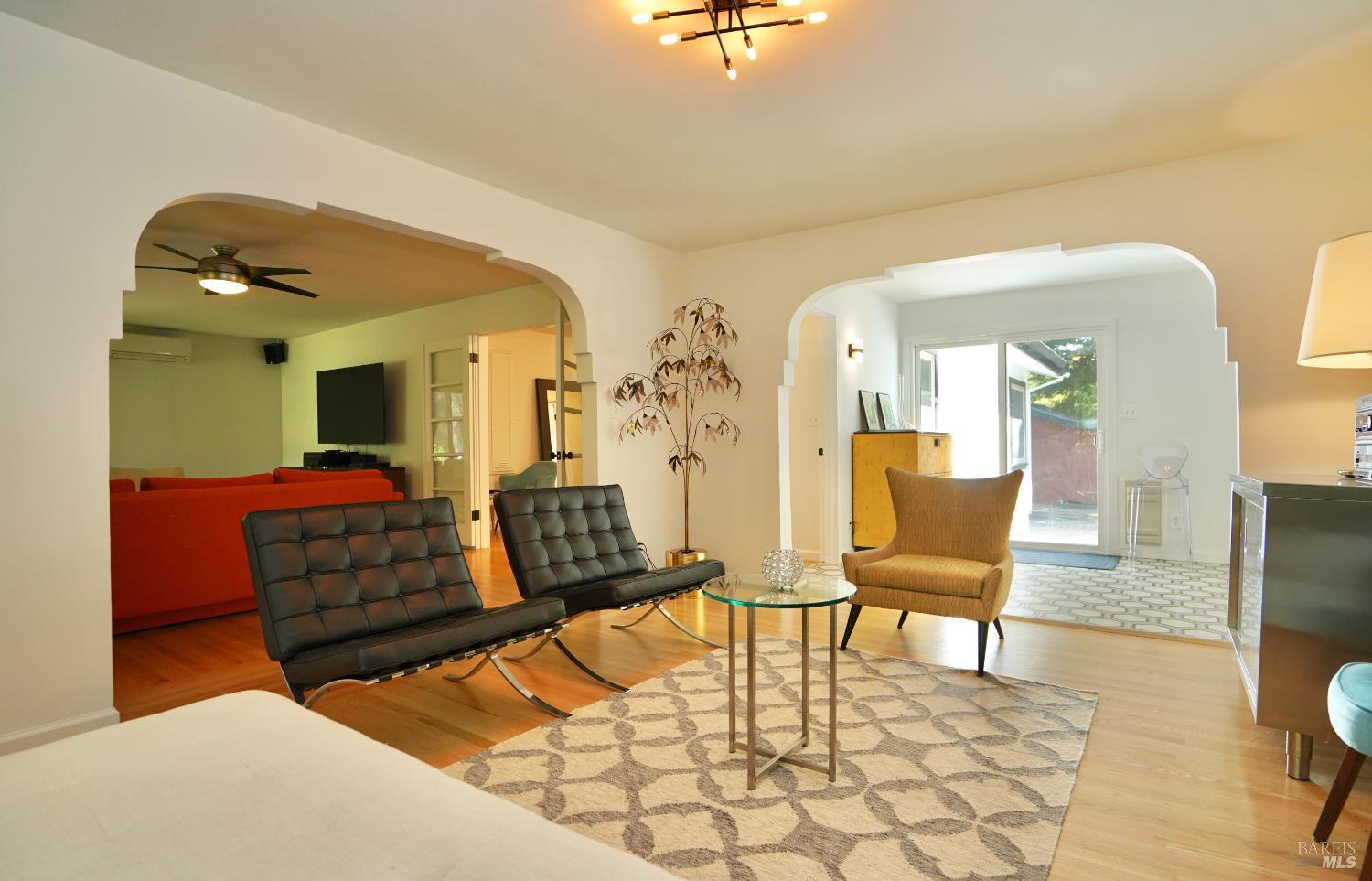 109 Glass Mountain Ln