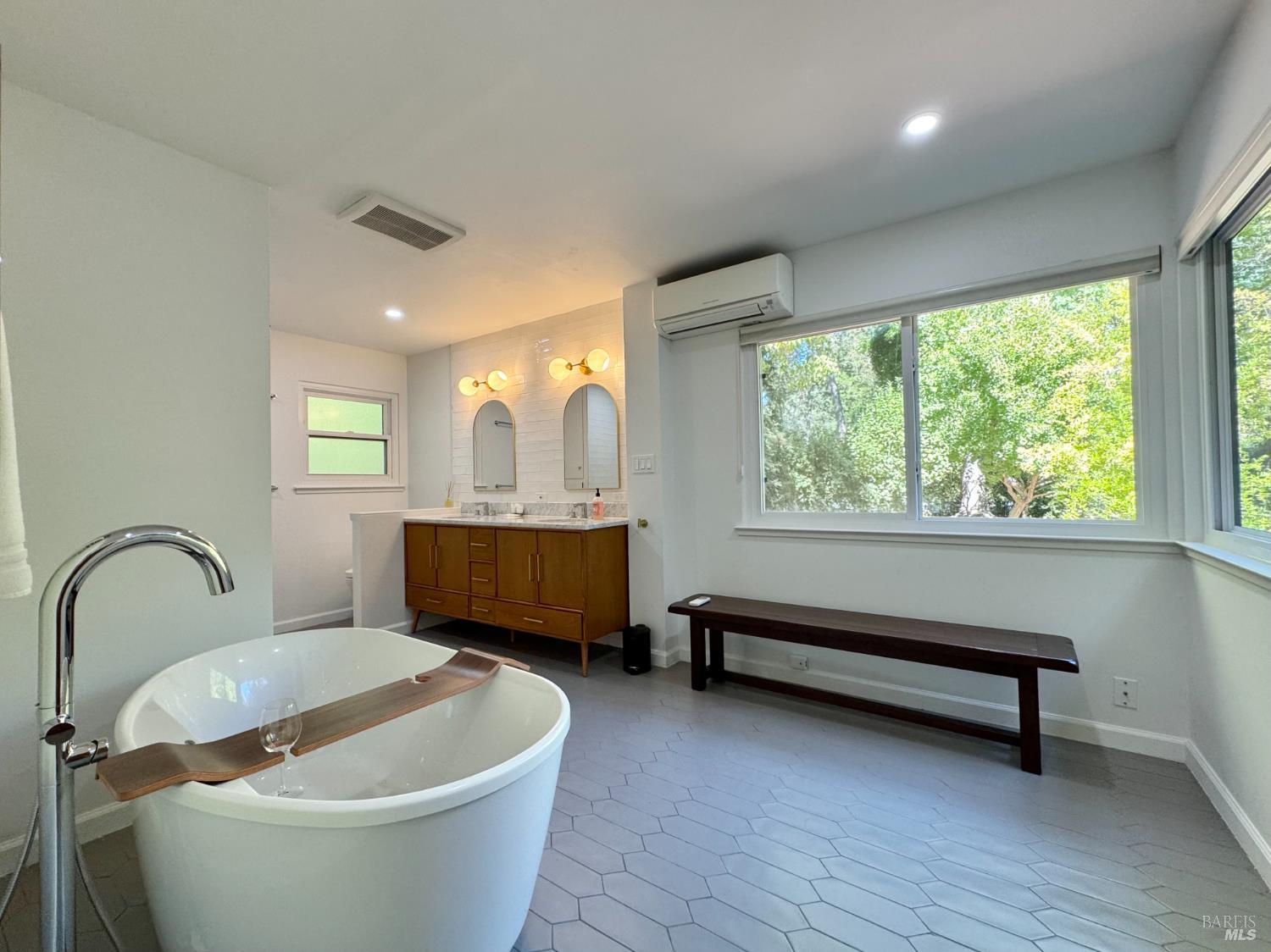 109 Glass Mountain Ln