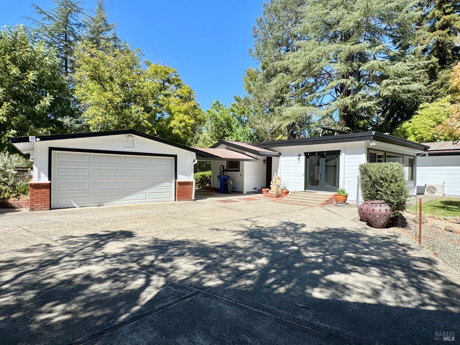 109 Glass Mountain Ln