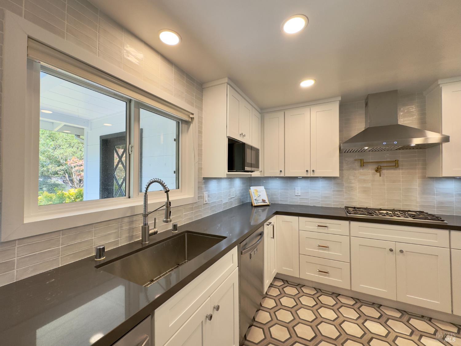 109 Glass Mountain Ln