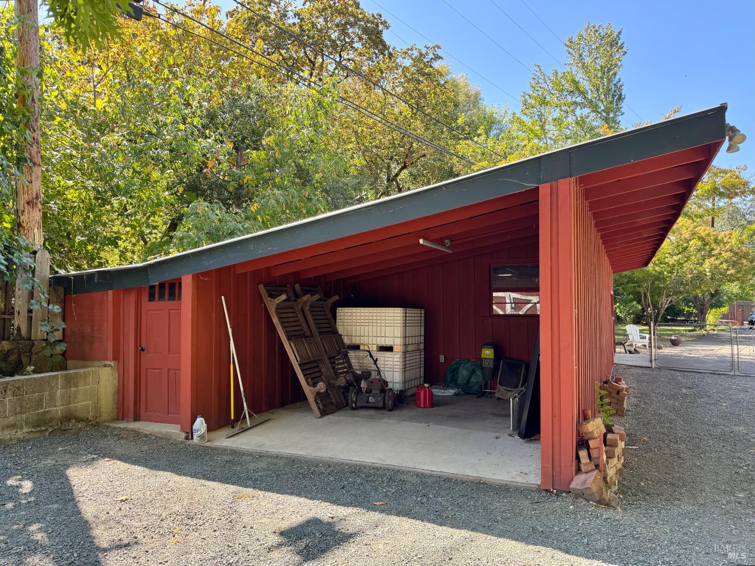 109 Glass Mountain Ln