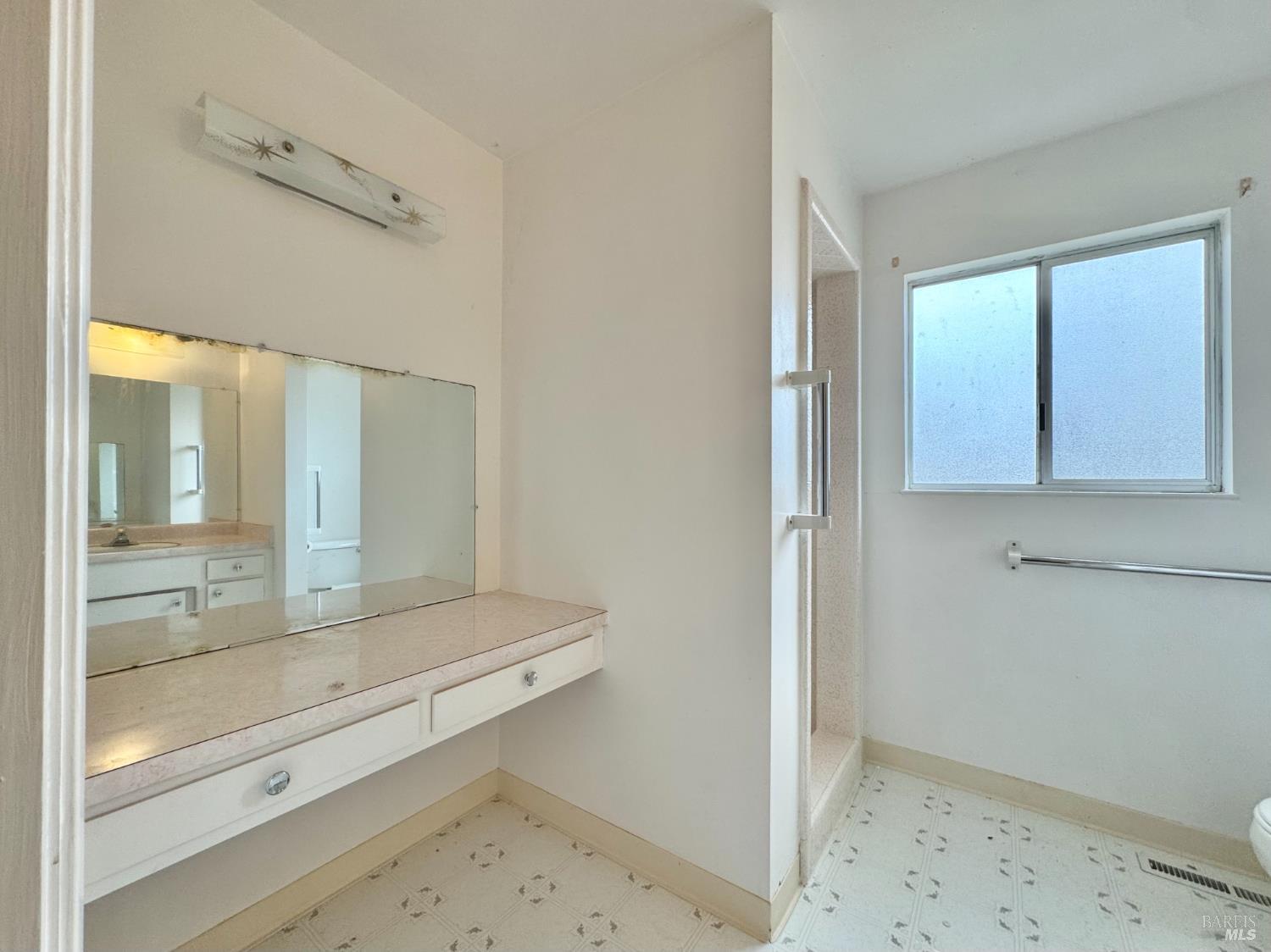 2760 Clifford Street