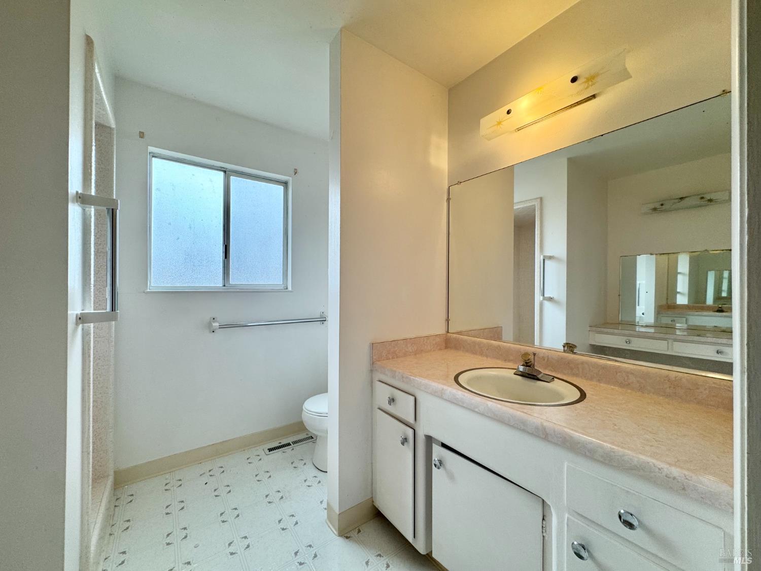 2760 Clifford Street