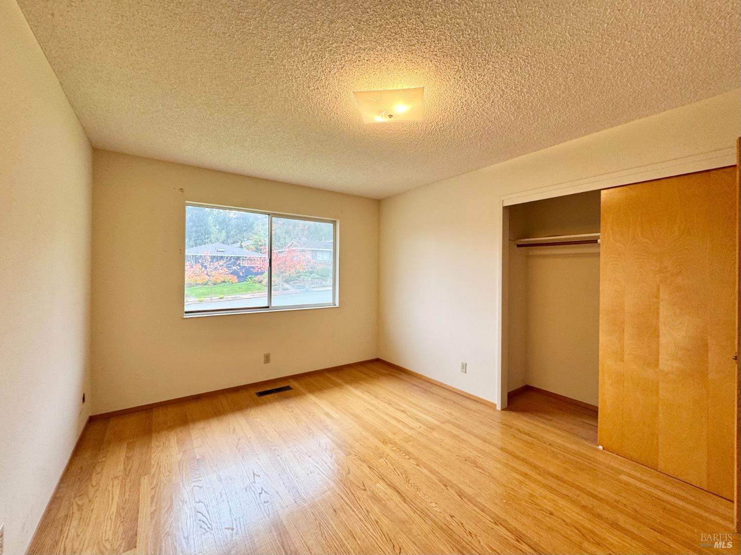 2760 Clifford Street