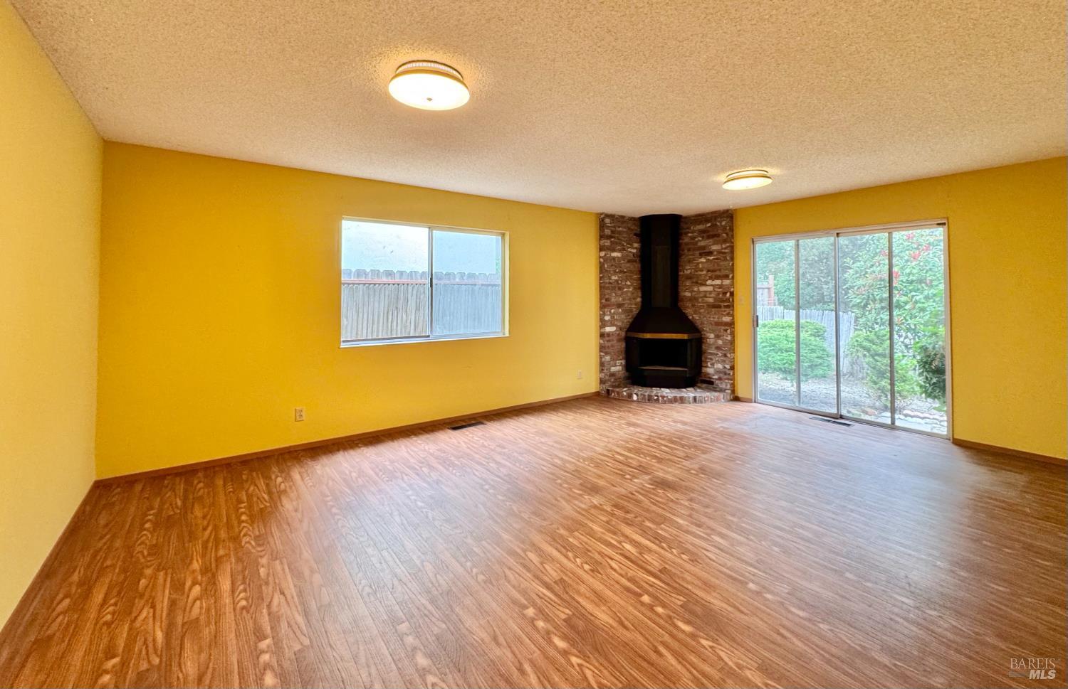 2760 Clifford Street