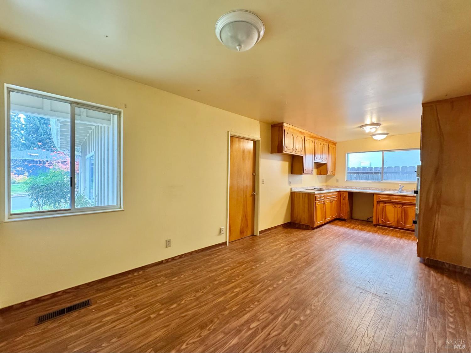 2760 Clifford Street