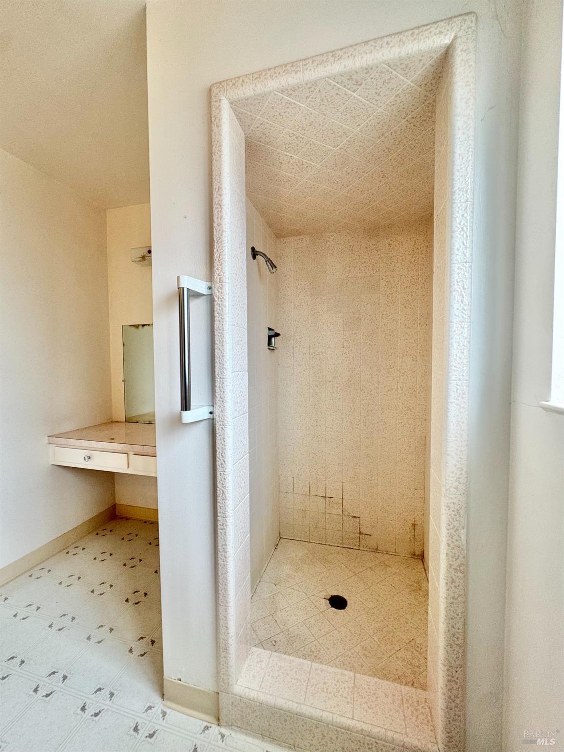 2760 Clifford Street