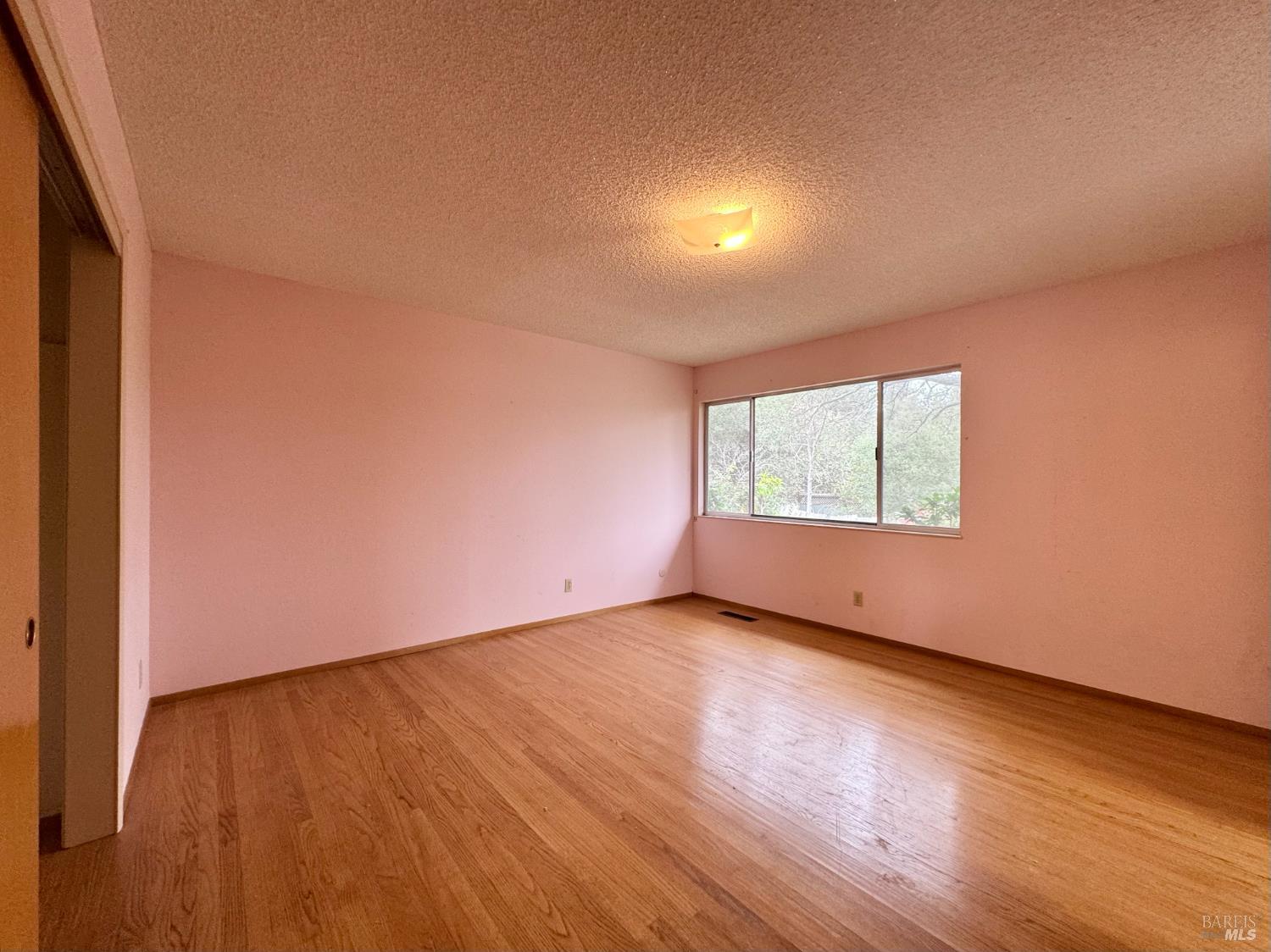 2760 Clifford Street