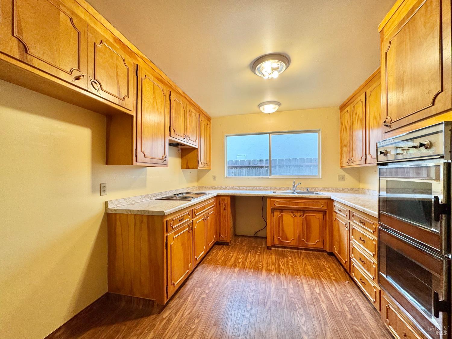 2760 Clifford Street