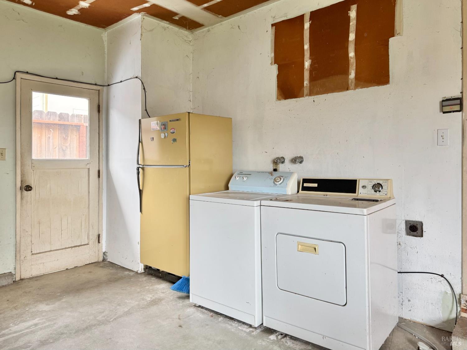 2760 Clifford Street