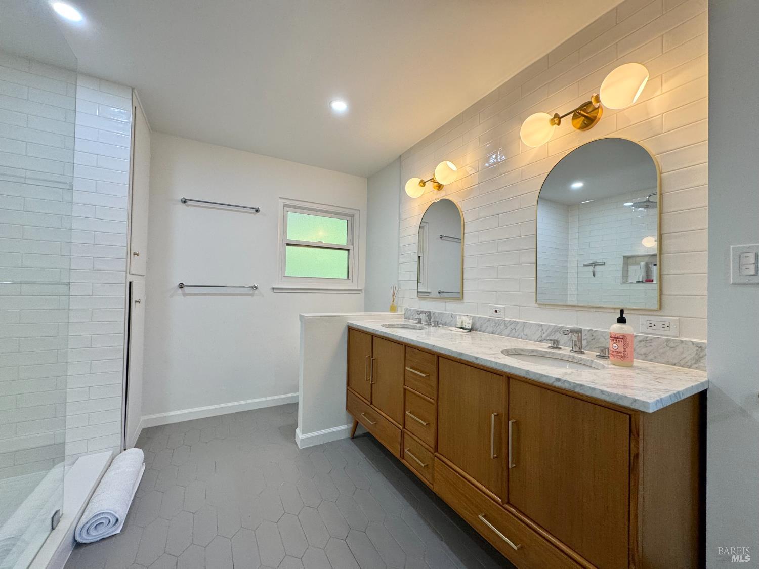 109 Glass Mountain Lane