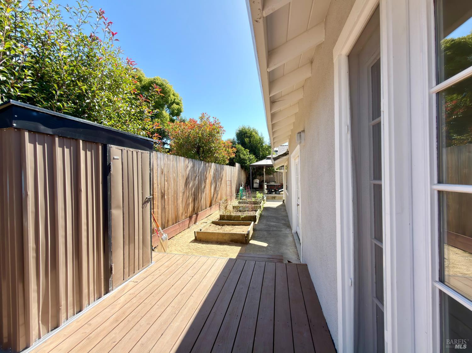 1858 Hemlock Street