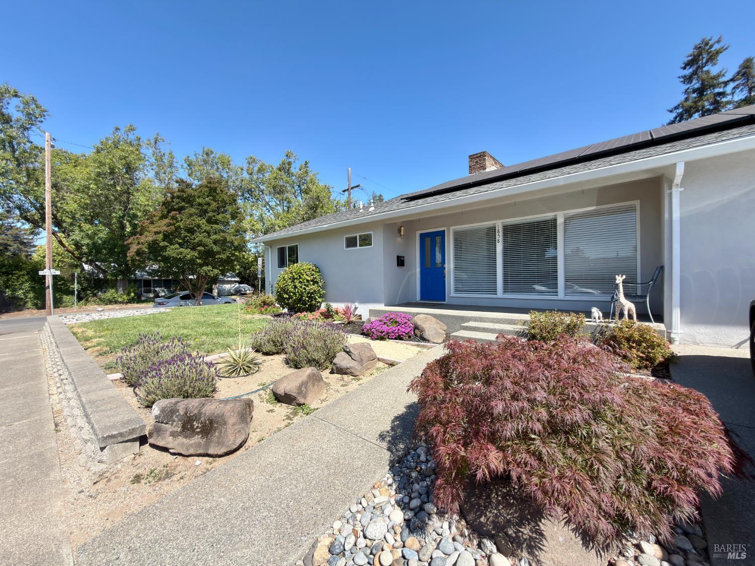 1858 Hemlock Street