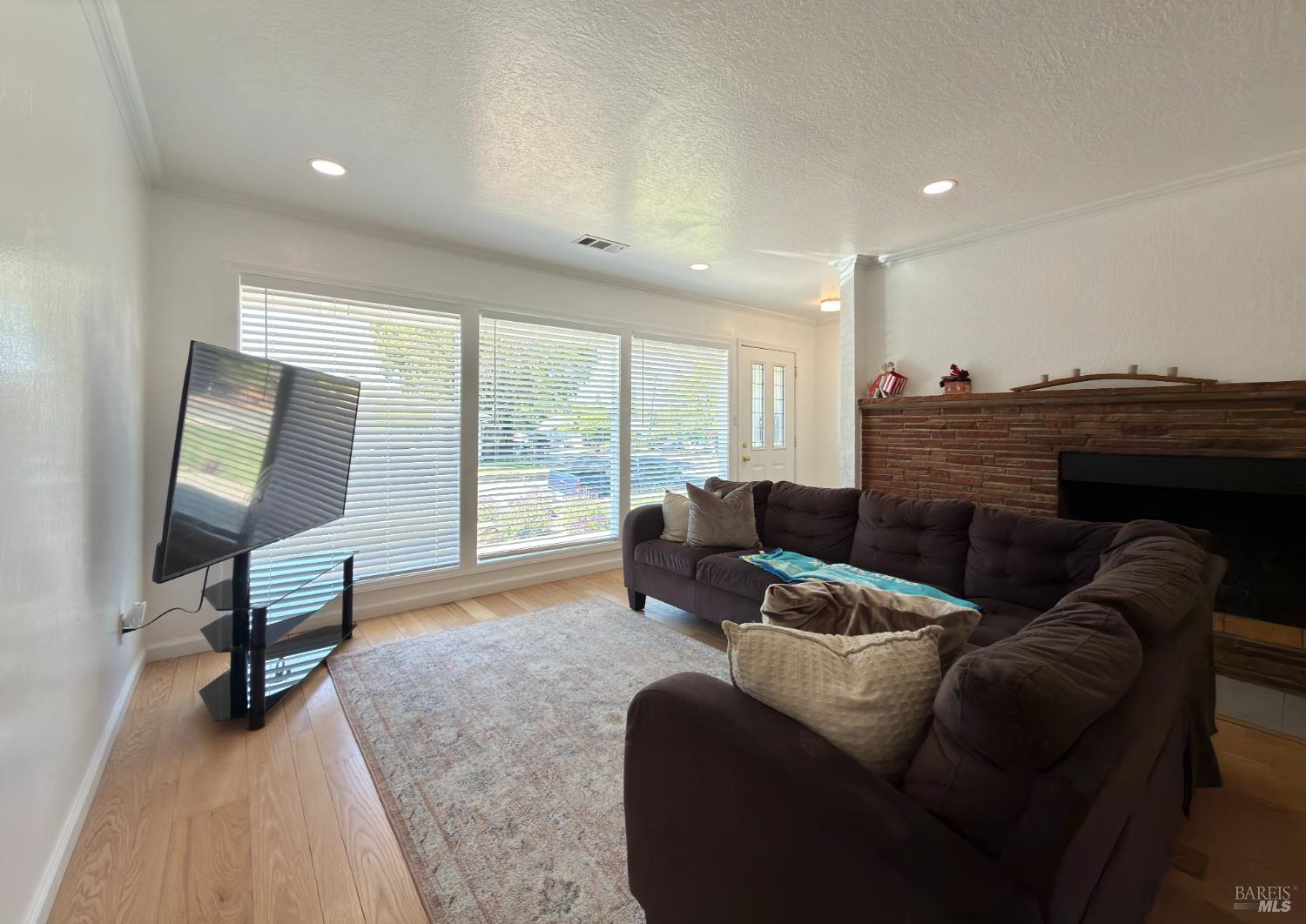 1858 Hemlock Street