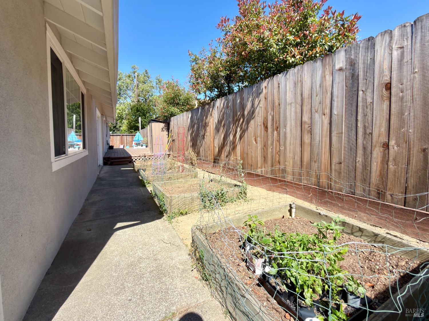 1858 Hemlock Street