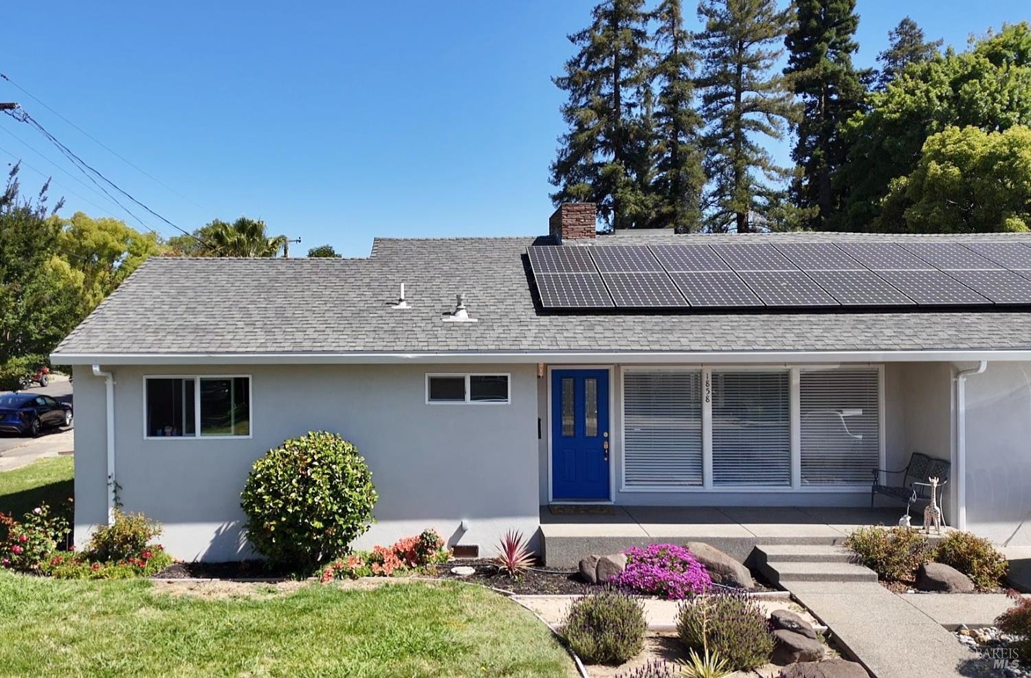 1858 Hemlock Street