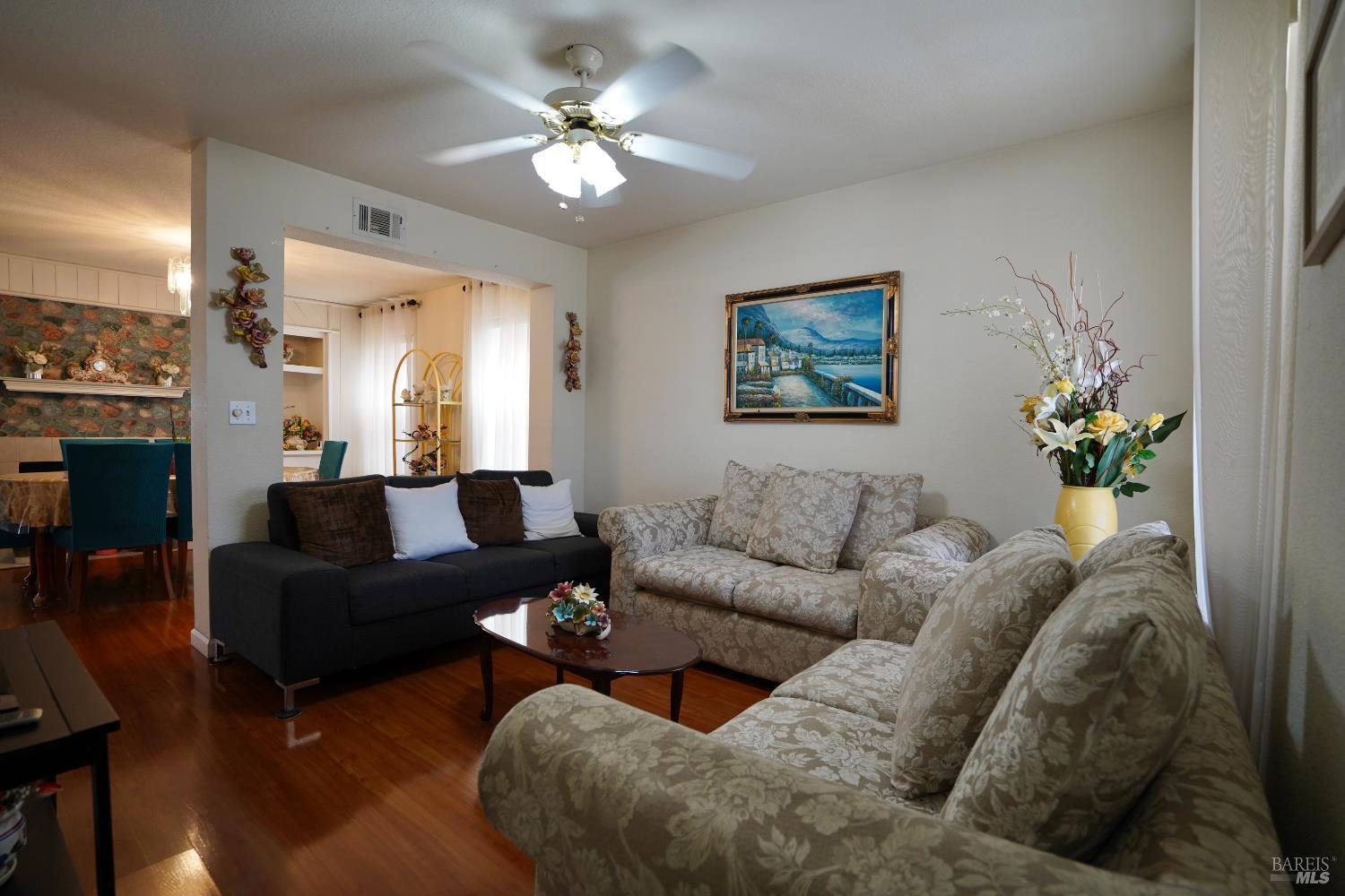 48 Dawn Rose Court
